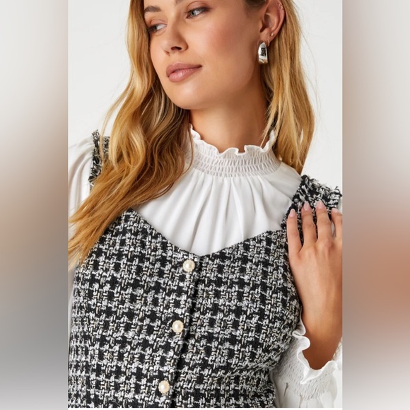 Lulu's Tweed Cropped Vest - Picture 3 of 10